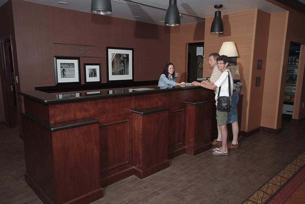 Hampton Inn & Suites Vineland Interior photo